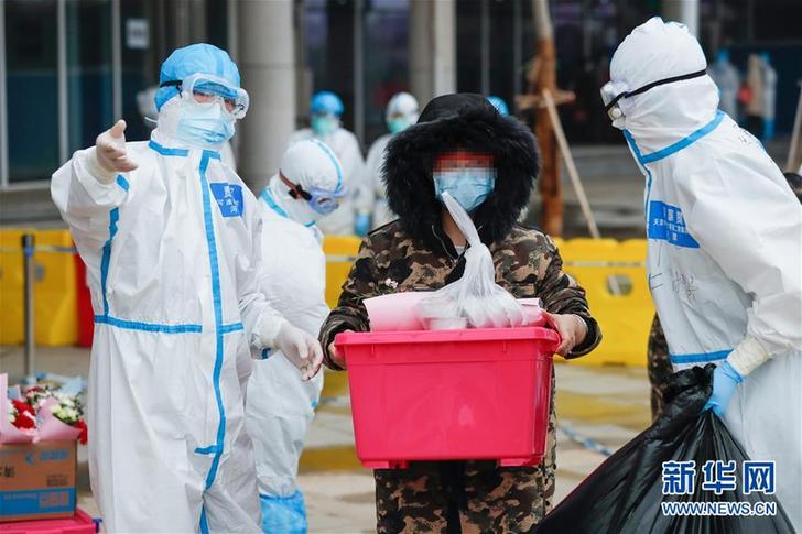 治病，也治心！——武汉市首个中医方舱医院首批患者治愈出院