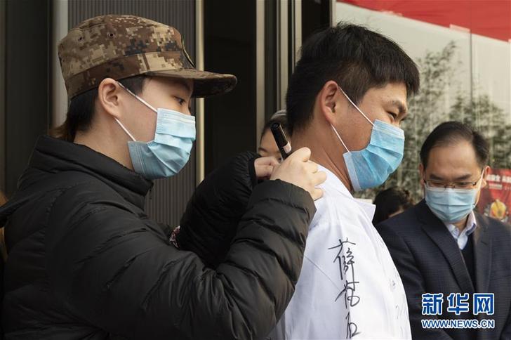 向最可爱的人要签名！